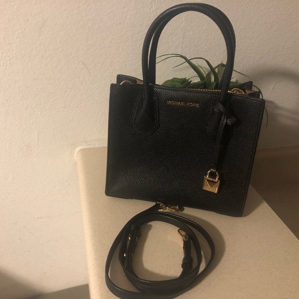 Micheal Kors Mercer crossbody